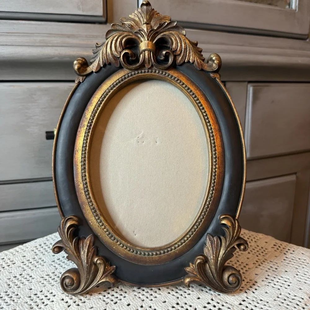 Vintage Pair Oval Ornate Carved Picture Frame Victorian Baroque Rococo 4x6 5x7